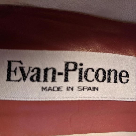 Vintage 1980s Designer Evan-Picone Suede 2-1/4" Heels Pumps, Pewter Accent 7.5 - Picture 15 of 16